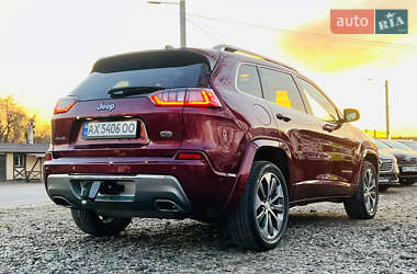 Внедорожник / Кроссовер Jeep Cherokee 2018 в 
