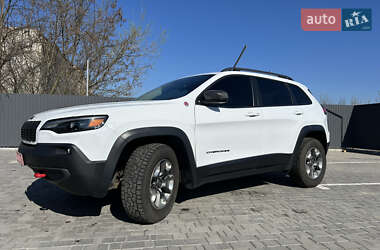 Позашляховик / Кросовер Jeep Cherokee 2018 в 