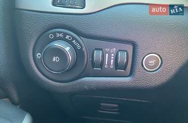 Позашляховик / Кросовер Jeep Cherokee 2020 в 