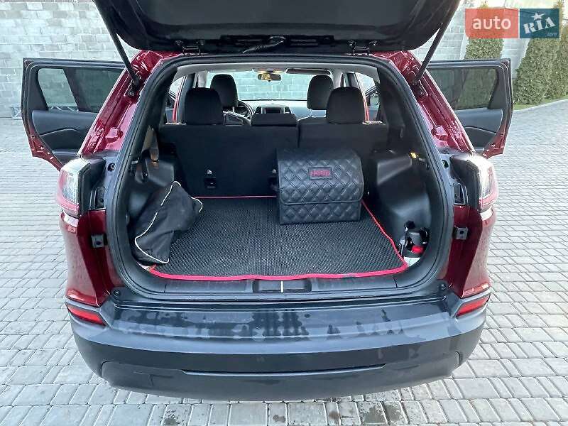 Внедорожник / Кроссовер Jeep Cherokee 2019 в Кропивницком