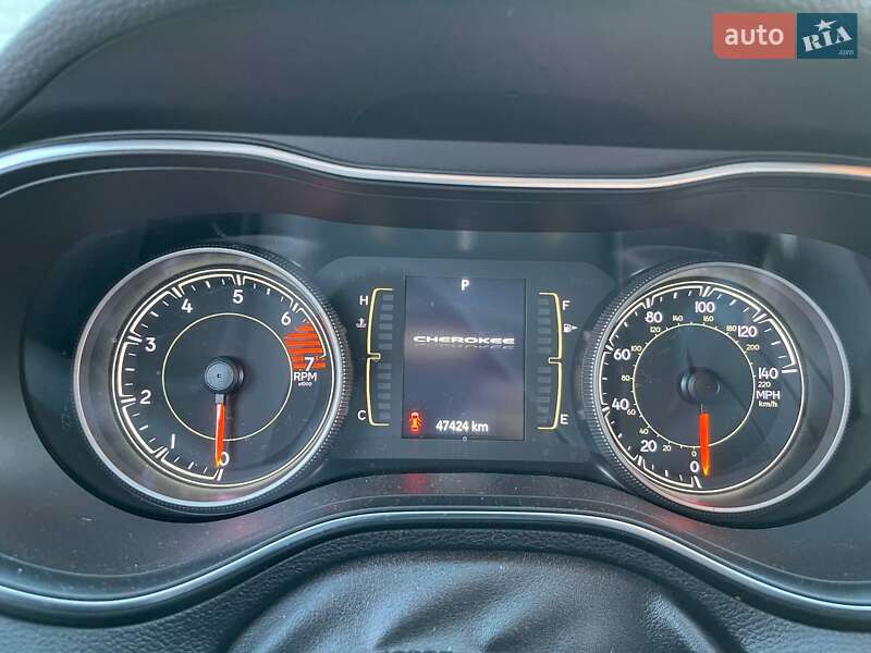 Внедорожник / Кроссовер Jeep Cherokee 2019 в Кропивницком