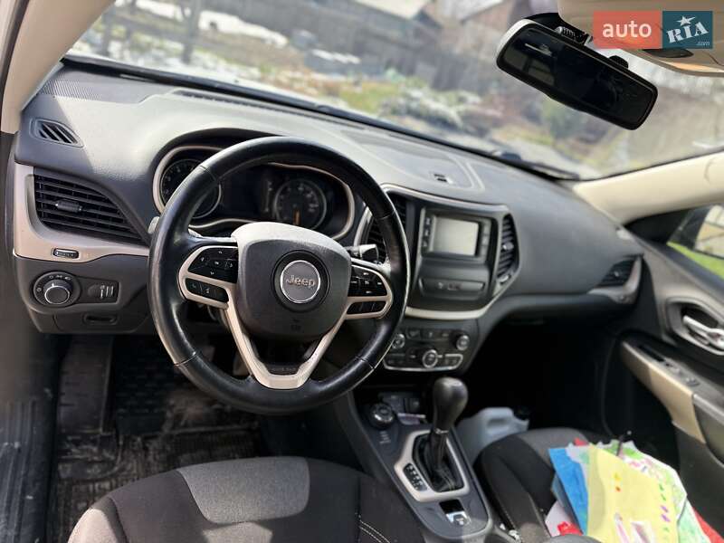 Внедорожник / Кроссовер Jeep Cherokee 2017 в Бердичеве фото 6 Внедорожник / Кроссовер Jeep Cherokee 2017 в Бердичеве