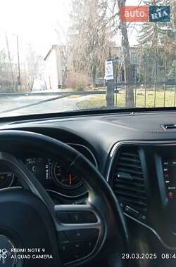 Внедорожник / Кроссовер Jeep Cherokee 2018 в 