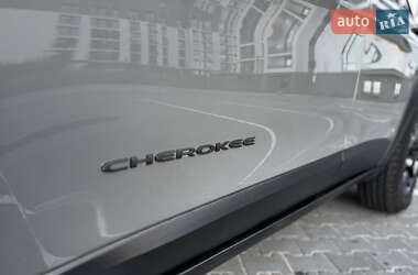 Внедорожник / Кроссовер Jeep Cherokee 2019 в 