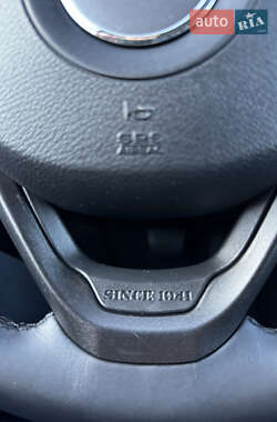 Внедорожник / Кроссовер Jeep Cherokee 2019 в 