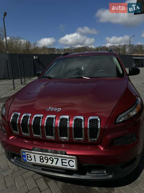Внедорожник / Кроссовер Jeep Cherokee 2016 в Полтаве