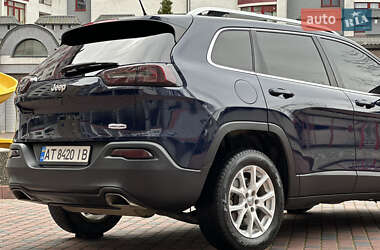 Внедорожник / Кроссовер Jeep Cherokee 2015 в 