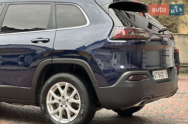 Внедорожник / Кроссовер Jeep Cherokee 2015 в 