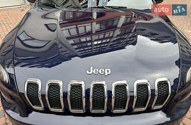 Внедорожник / Кроссовер Jeep Cherokee 2015 в 