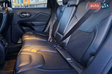 Позашляховик / Кросовер Jeep Cherokee 2020 в 
