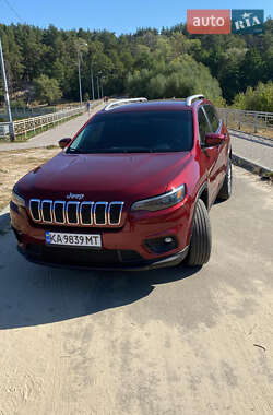 Внедорожник / Кроссовер Jeep Cherokee 2018 в 