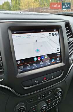 Позашляховик / Кросовер Jeep Cherokee 2021 в 