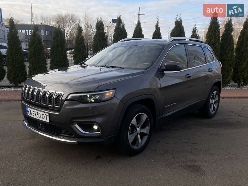 Позашляховик / Кросовер Jeep Cherokee 2018 в 