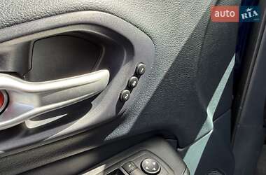Внедорожник / Кроссовер Jeep Cherokee 2015 в 