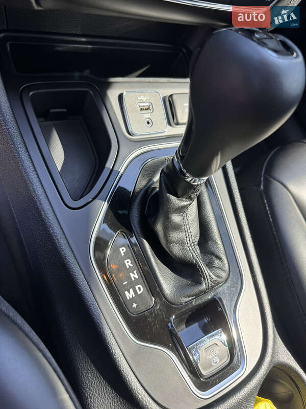Внедорожник / Кроссовер Jeep Cherokee 2019 в Сумах