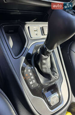 Внедорожник / Кроссовер Jeep Cherokee 2019 в 
