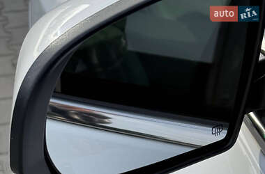 Позашляховик / Кросовер Jeep Cherokee 2019 в 