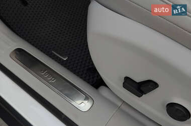 Позашляховик / Кросовер Jeep Cherokee 2019 в 