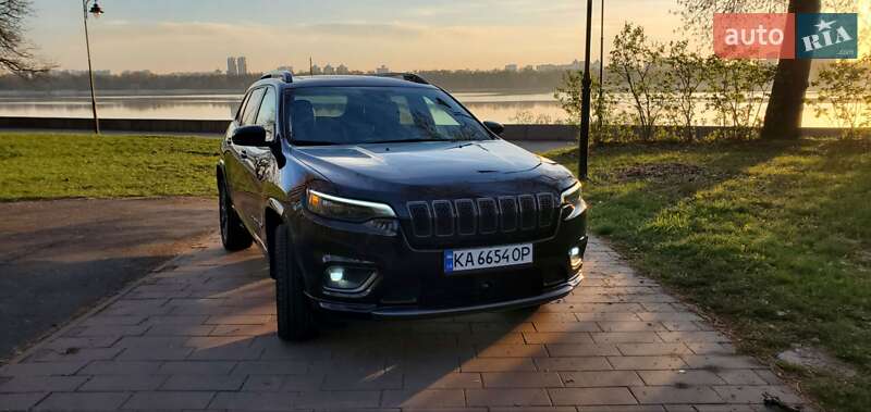 Внедорожник / Кроссовер Jeep Cherokee 2020 в Киеве