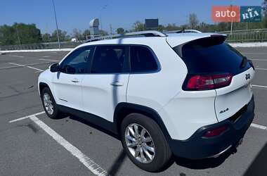 Внедорожник / Кроссовер Jeep Cherokee 2016 в 