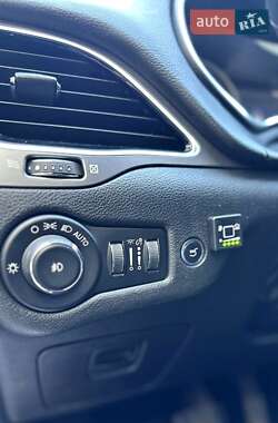 Внедорожник / Кроссовер Jeep Cherokee 2020 в 