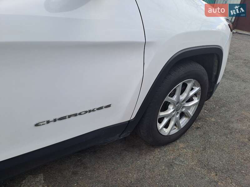 Позашляховик / Кросовер Jeep Cherokee 2017 в Києві