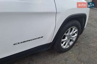 Внедорожник / Кроссовер Jeep Cherokee 2017 в 
