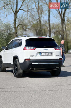 Внедорожник / Кроссовер Jeep Cherokee 2018 в 