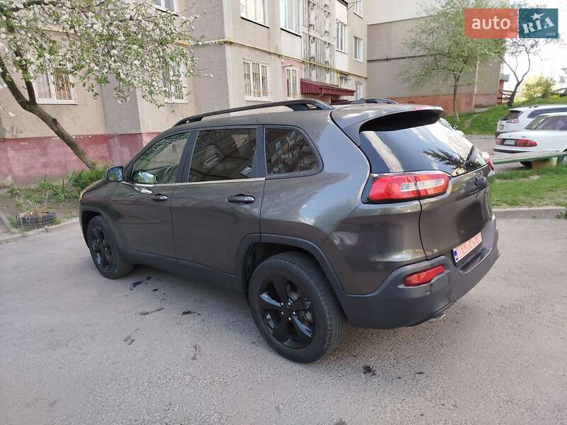 Внедорожник / Кроссовер Jeep Cherokee 2016 в Ровно