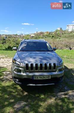 Внедорожник / Кроссовер Jeep Cherokee 2016 в 