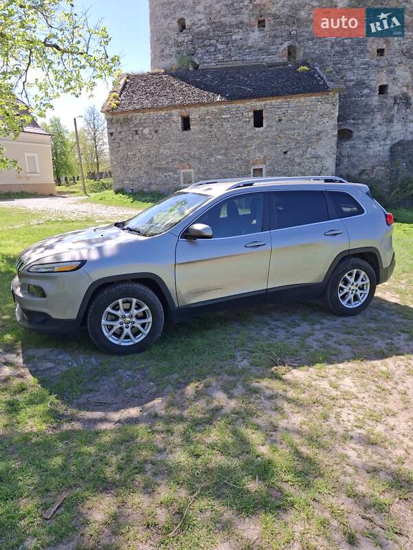Внедорожник / Кроссовер Jeep Cherokee 2016 в Каменец-Подольском