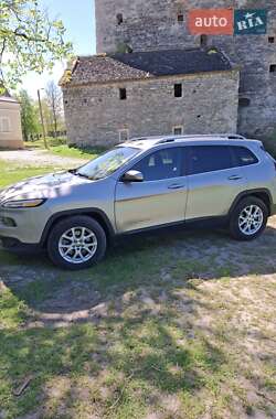 Внедорожник / Кроссовер Jeep Cherokee 2016 в 
