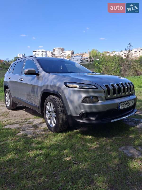 Внедорожник / Кроссовер Jeep Cherokee 2016 в Каменец-Подольском
