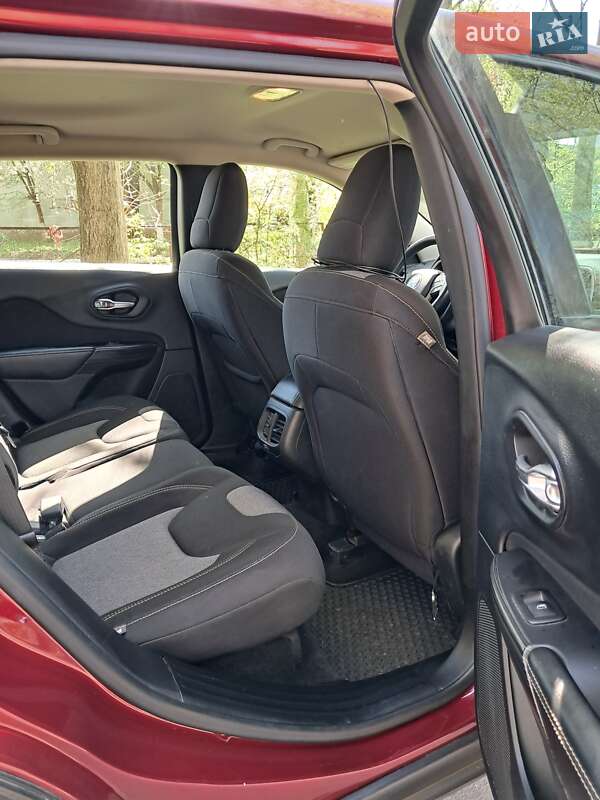 Позашляховик / Кросовер Jeep Cherokee 2014 в Тернополі