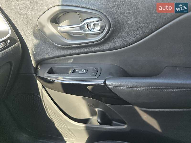 Внедорожник / Кроссовер Jeep Cherokee 2019 в Запорожье фото 17 Внедорожник / Кроссовер Jeep Cherokee 2019 в Запорожье