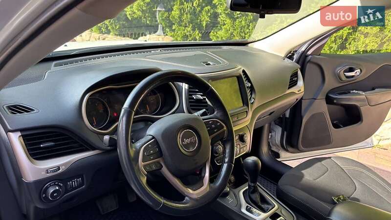 Внедорожник / Кроссовер Jeep Cherokee 2016 в Тернополе
