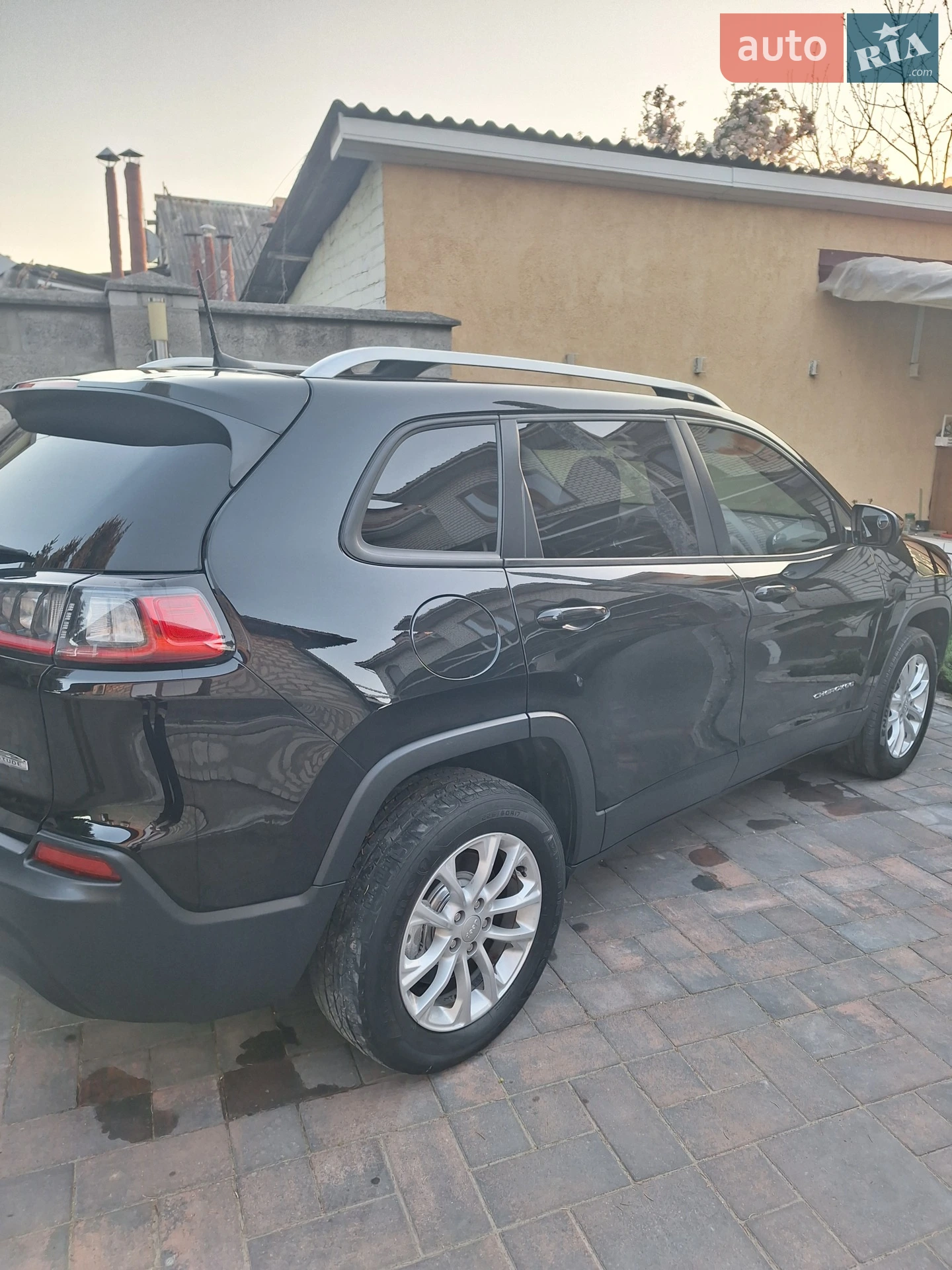2020 Jeep Cherokee - мініатюра 4