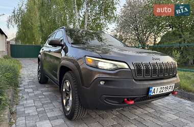Позашляховик / Кросовер Jeep Cherokee 2019 в 