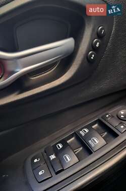 Внедорожник / Кроссовер Jeep Cherokee 2014 в 