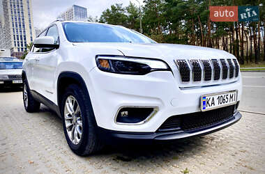 Позашляховик / Кросовер Jeep Cherokee 2019 в 
