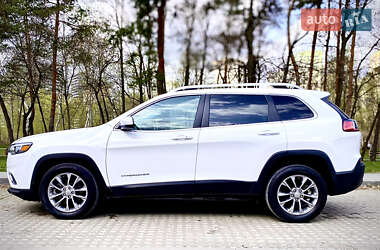 Позашляховик / Кросовер Jeep Cherokee 2019 в 