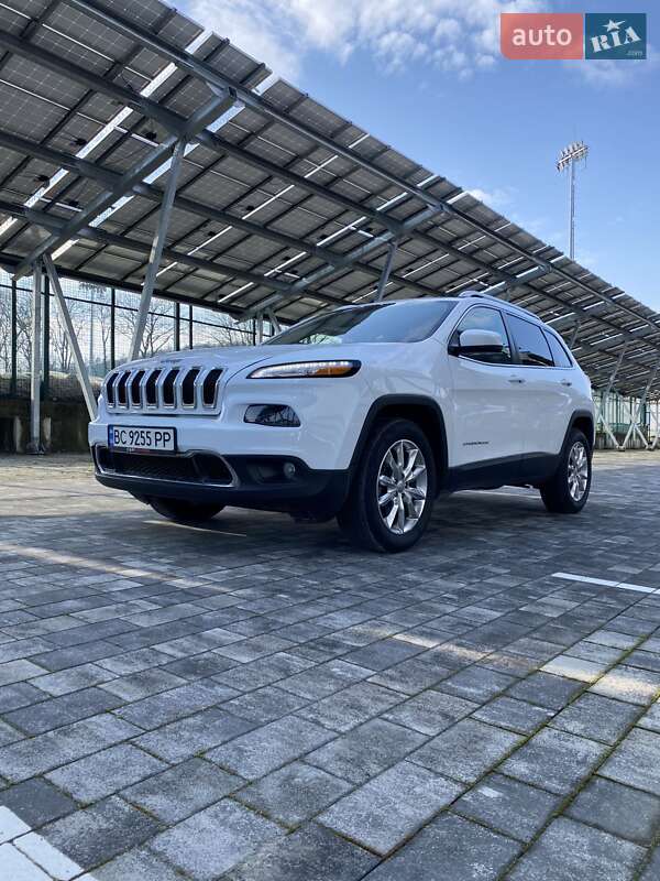 Позашляховик / Кросовер Jeep Cherokee 2015 в Львові