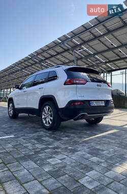 Позашляховик / Кросовер Jeep Cherokee 2015 в Львові