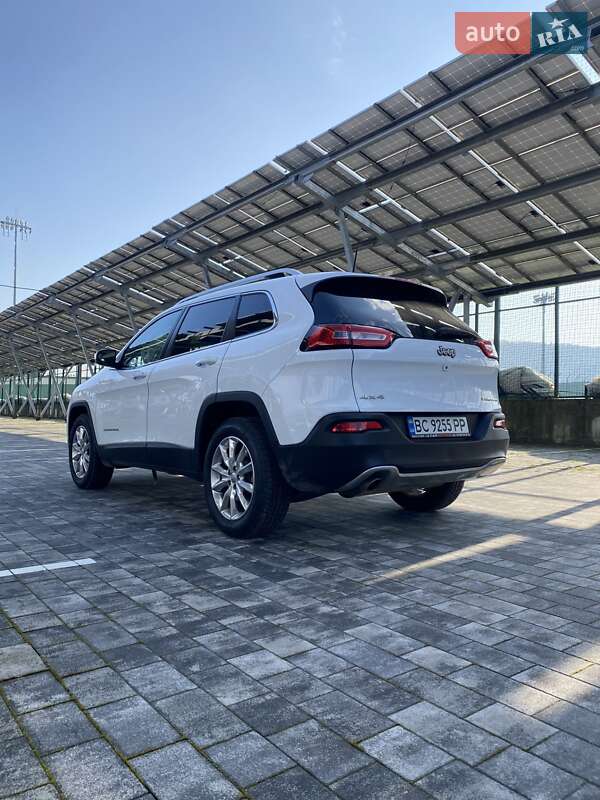 Позашляховик / Кросовер Jeep Cherokee 2015 в Львові