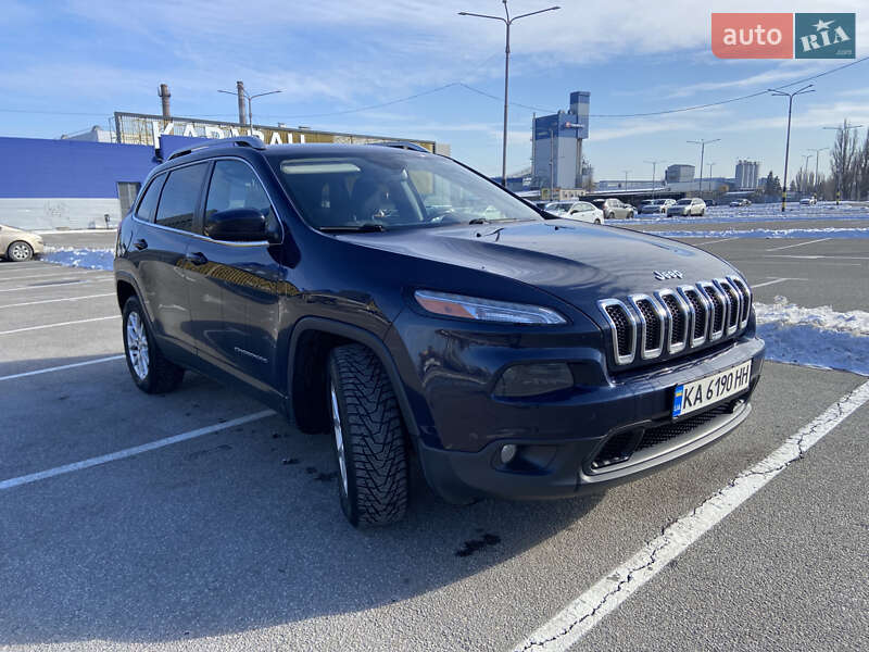 Позашляховик / Кросовер Jeep Cherokee 2016 в Києві