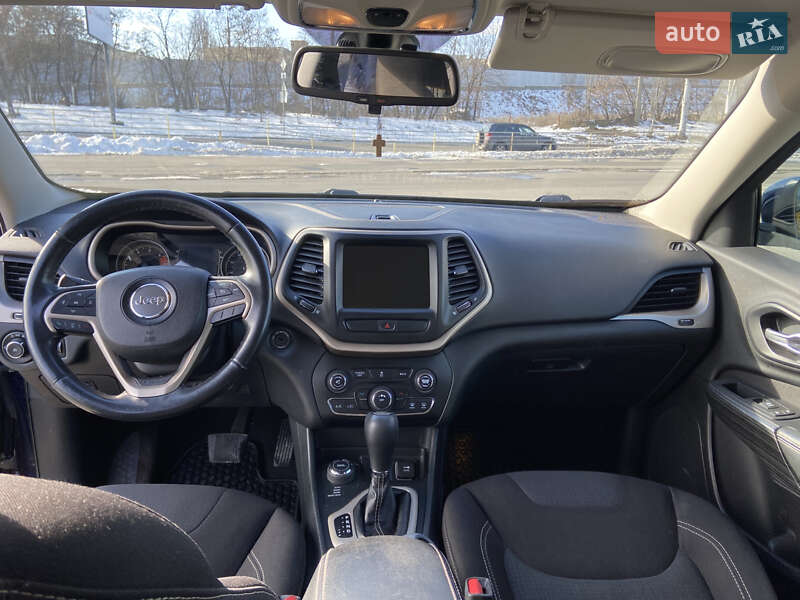 Позашляховик / Кросовер Jeep Cherokee 2016 в Києві