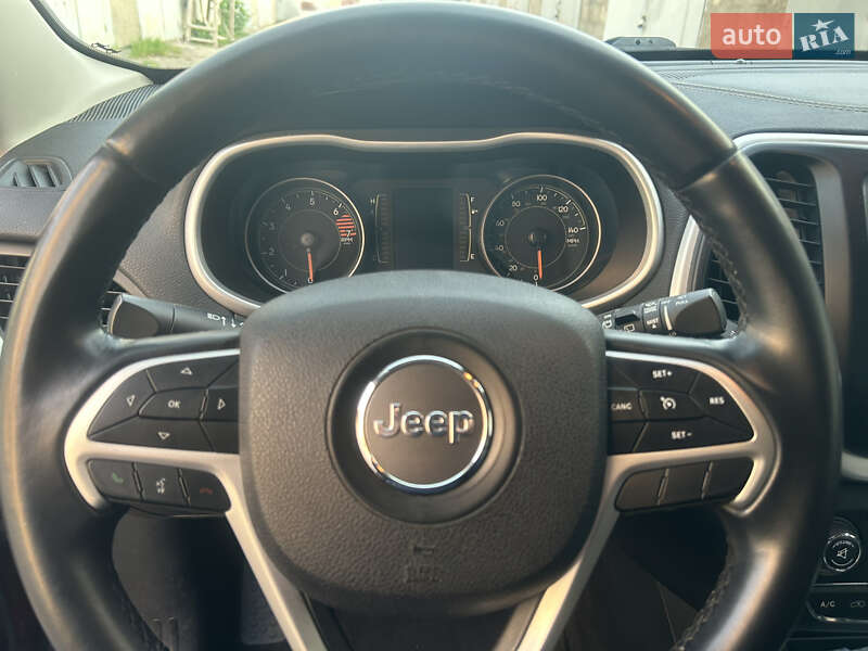 Позашляховик / Кросовер Jeep Cherokee 2017 в Києві