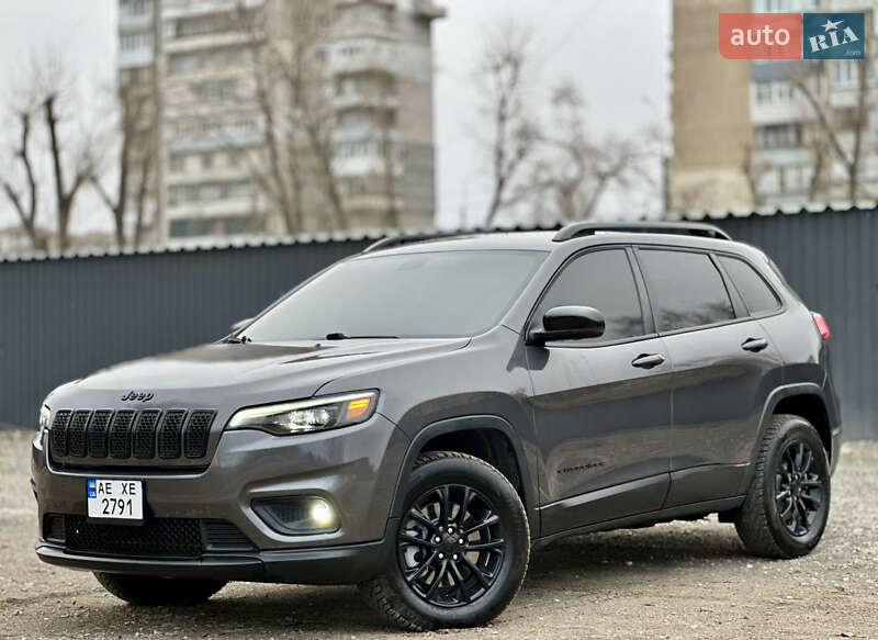 Позашляховик / Кросовер Jeep Cherokee 2018 в 