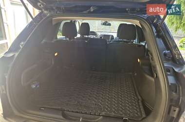 Внедорожник / Кроссовер Jeep Cherokee 2015 в 