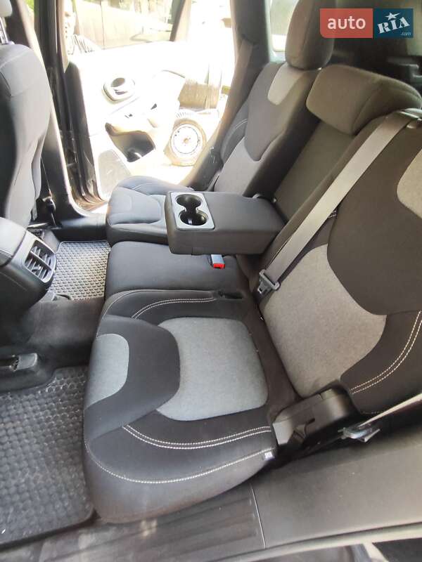 Внедорожник / Кроссовер Jeep Cherokee 2017 в Козове